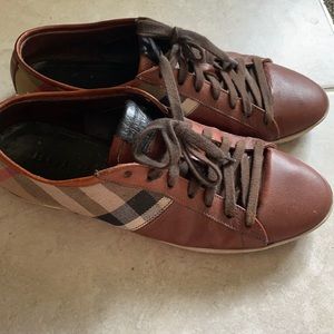 Burberry men’s classic logo sneakers